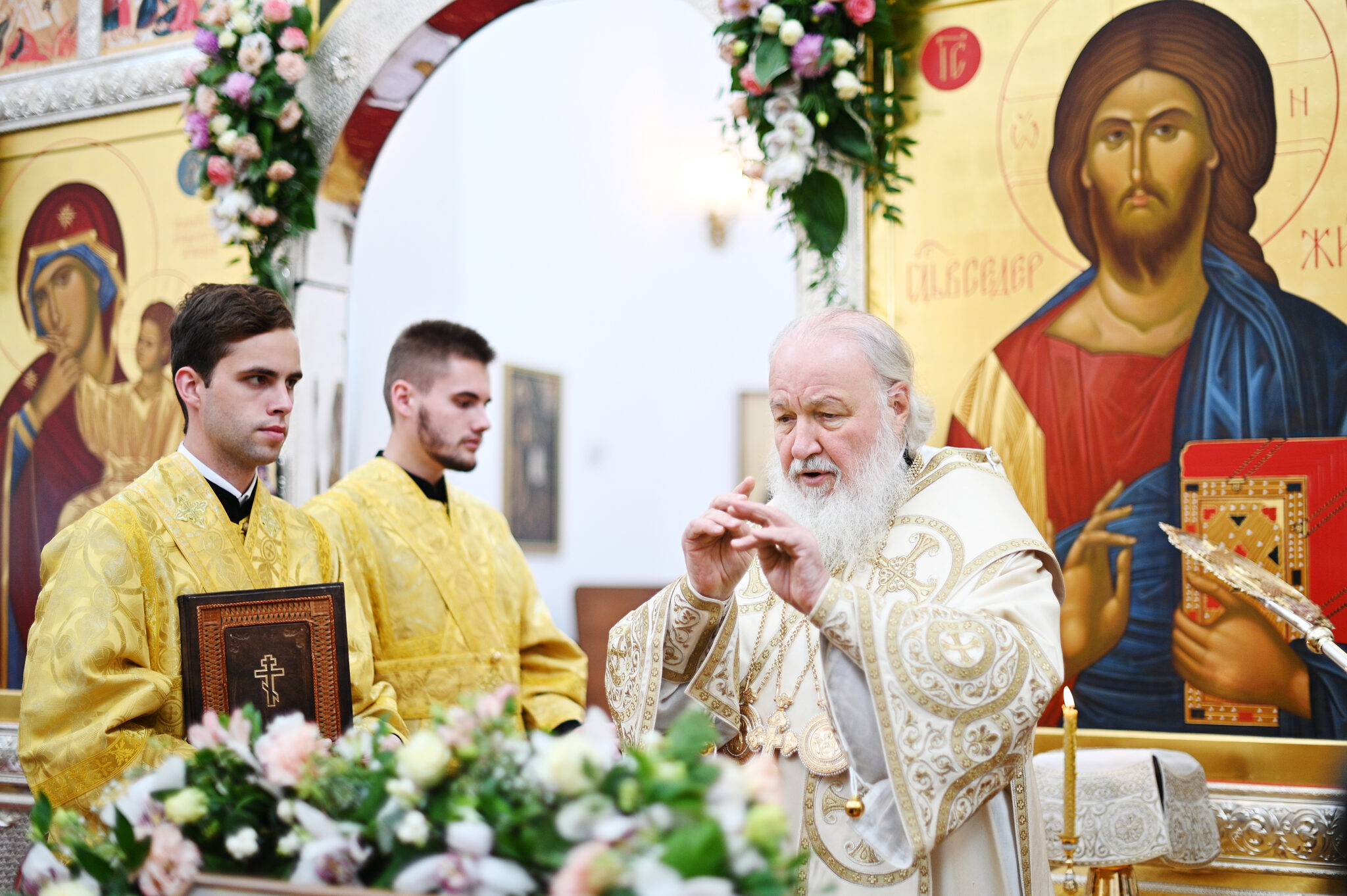 Великое освящение храма введения в Вешняках