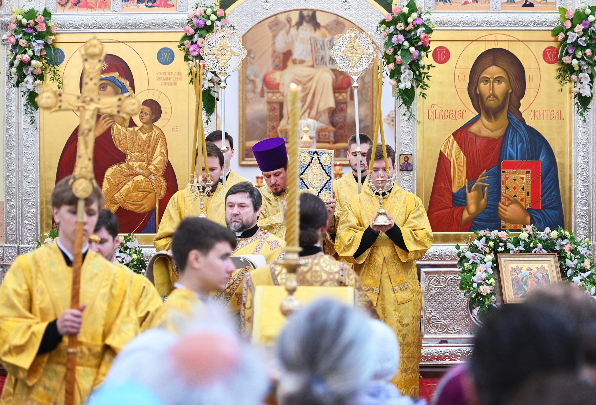 Служители храма в Вешняках